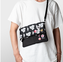 画像をギャラリービューアに読み込む, ジャガードサコッシュ バッグ 缶バッジ TIEDNISTA